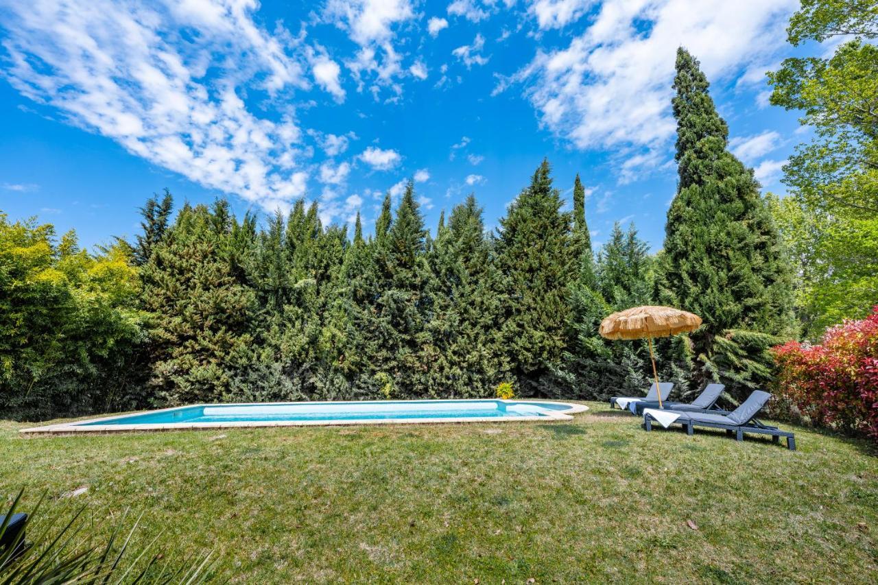 Country house La Bastide Des Joncquiers L'Isle-sur-la-Sorgue