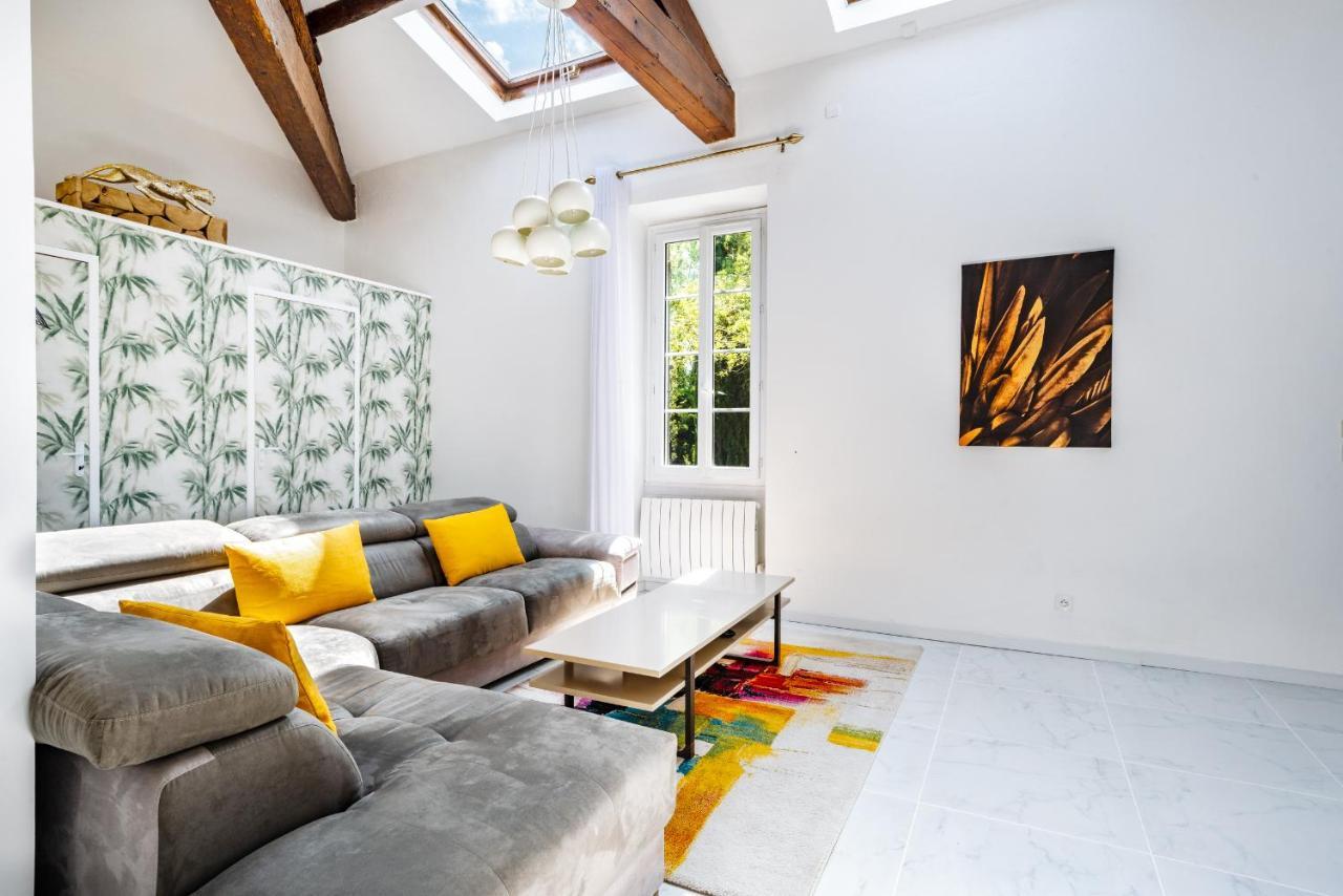 Country house La Bastide Des Joncquiers *