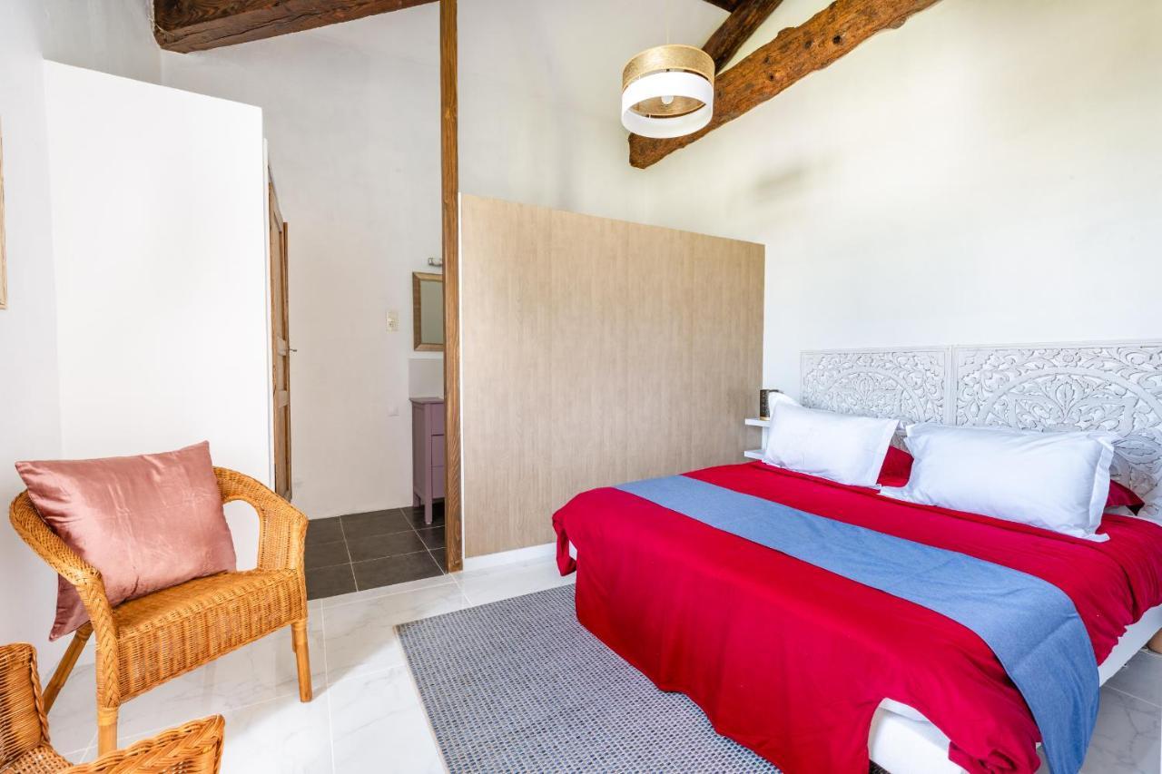 La Bastide Des Joncquiers Country house *